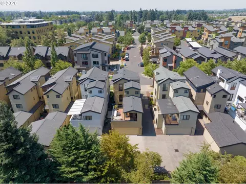 View/Area - 2883 Lord Byron Pl, Eugene, OR 97408 photo 2 of 4