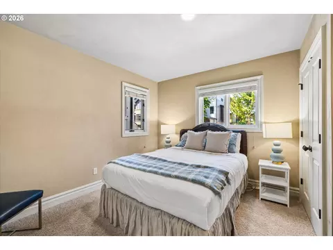 Bedroom - 2883 Lord Byron Pl, Eugene, OR 97408 photo 5 of 5