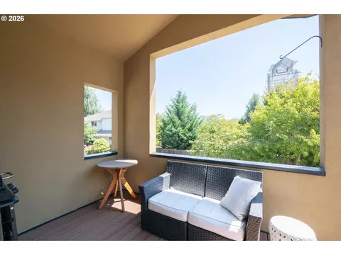 Exterior - 2883 Lord Byron Pl, Eugene, OR 97408 photo 6 of 12