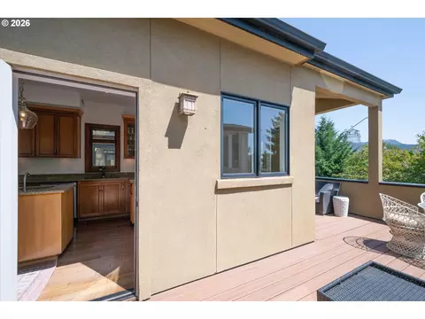 Exterior - 2883 Lord Byron Pl, Eugene, OR 97408 photo 2 of 12