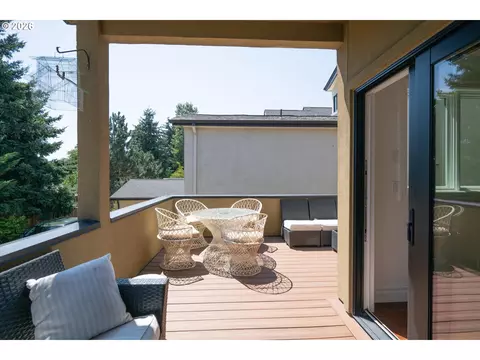 Exterior - 2883 Lord Byron Pl, Eugene, OR 97408 photo 5 of 12