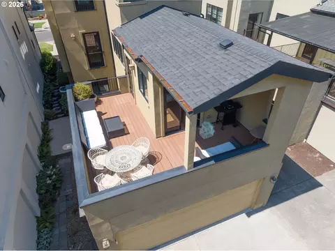 Exterior - 2883 Lord Byron Pl, Eugene, OR 97408 photo 7 of 12