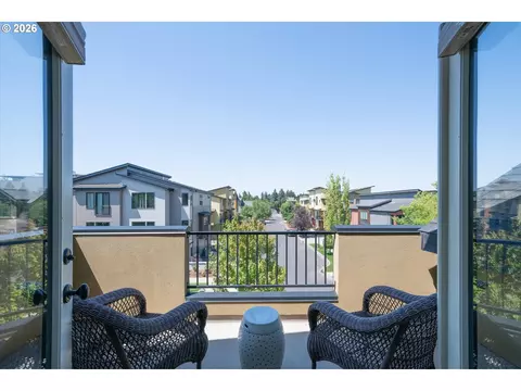 Exterior - 2883 Lord Byron Pl, Eugene, OR 97408 photo 8 of 12