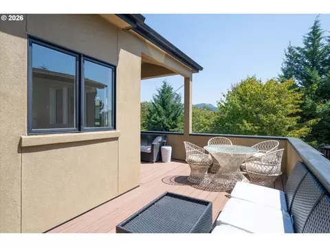 Exterior - 2883 Lord Byron Pl, Eugene, OR 97408 photo 3 of 12