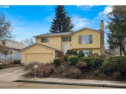 33342 SW Rogers Rd, Scappoose, OR 97056