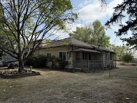 970 Lasalle St, Harrisburg, OR 97446