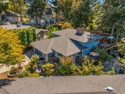 View/Area - 725 NW Mawrcrest Dr, Gresham, OR 97030 photo 2 of 4