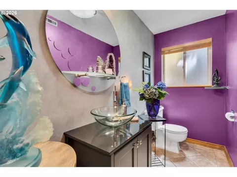 Bath - 725 NW Mawrcrest Dr, Gresham, OR 97030 photo 1 of 3