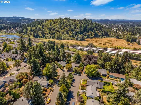 View/Area - 725 NW Mawrcrest Dr, Gresham, OR 97030 photo 4 of 4