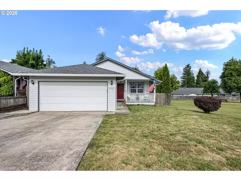 1911 S 8th St, Cottage Grove, OR 97424