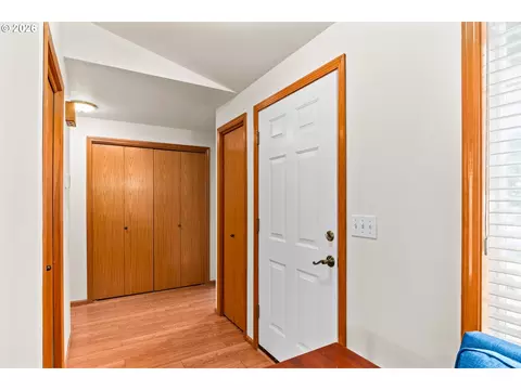 2484 Melrose Loop, Eugene, OR 97402 photo 12
