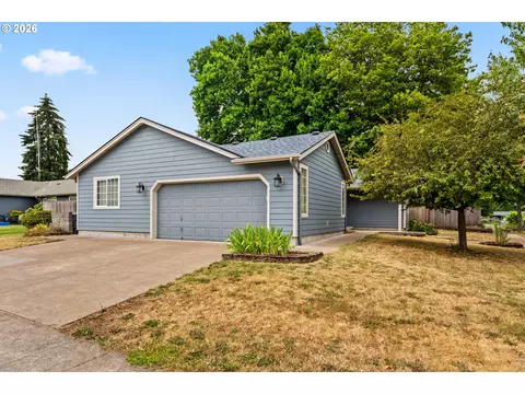 2484 Melrose Loop, Eugene, OR 97402 photo 2