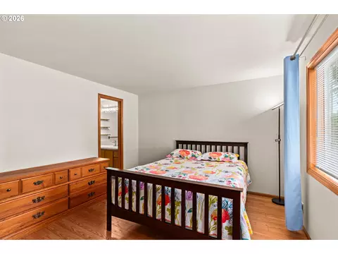 2484 Melrose Loop, Eugene, OR 97402 photo 15