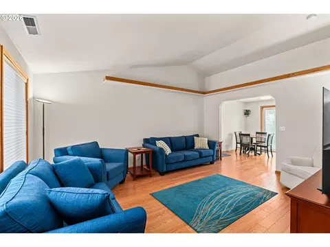 2484 Melrose Loop, Eugene, OR 97402 photo 6