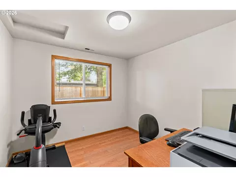 2484 Melrose Loop, Eugene, OR 97402 photo 17