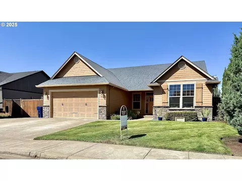 1036 Kaylee Ave, Junction City, OR 97448