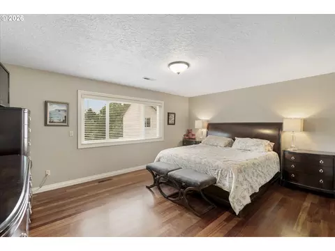 Bedroom - 2745 NE Kelly Pl, Gresham, OR 97030 photo 5 of 5