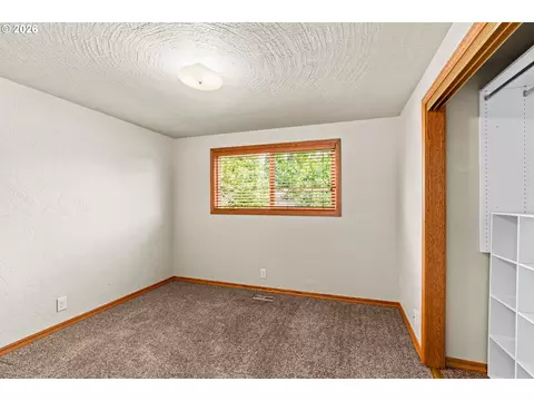 Bedroom - 1716 Parnell Dr, Eugene, OR 97404 photo 4 of 6