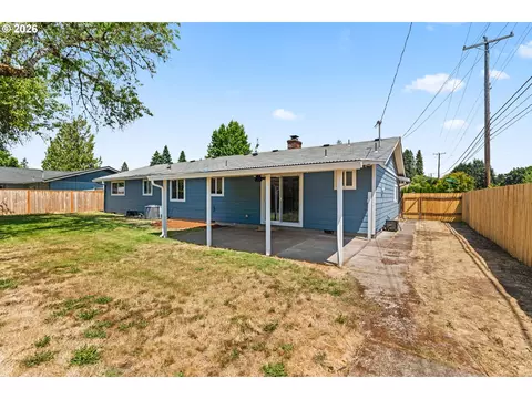Exterior - 1716 Parnell Dr, Eugene, OR 97404 photo 3 of 9