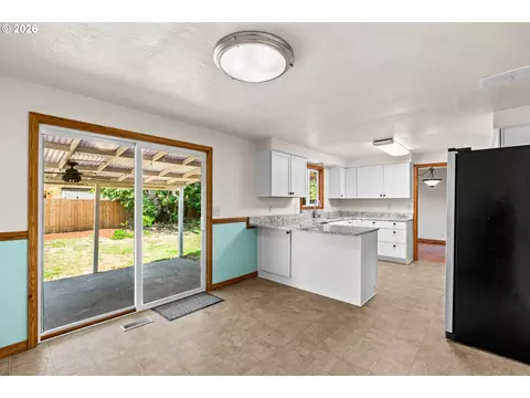 Kitchen - 1716 Parnell Dr, Eugene, OR 97404 photo 7 of 7