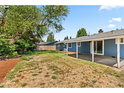 Exterior - 1716 Parnell Dr, Eugene, OR 97404 photo 4 of 9