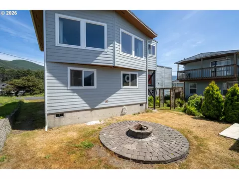 1841 N Miller St, Rockaway Beach, OR 97136