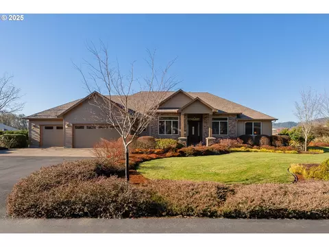 776 Cherokee Ave, Roseburg, OR 97471