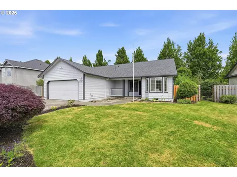 1287 Bernard St, Woodburn, OR 97071