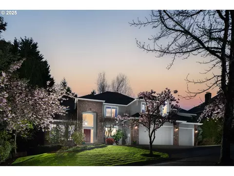 17421 Brookhurst Dr, Lake Oswego, OR 97034