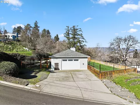 1513 Jefferson St, The Dalles, OR 97058