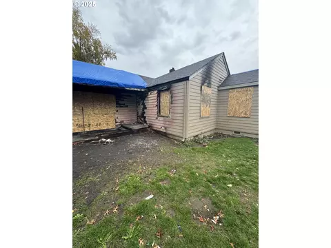 9400 NE Gertz Ct, Portland, OR 97211