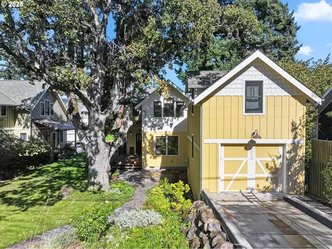 1806 Columbia St, Hood River, OR 97031