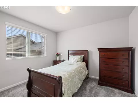 Bedroom - 4240 SW Mawrcrest Ave, Gresham, OR 97080 photo 2 of 4