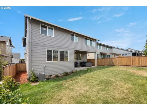 Exterior - 4240 SW Mawrcrest Ave, Gresham, OR 97080 photo 5 of 6