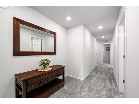 Entry Way - 4240 SW Mawrcrest Ave, Gresham, OR 97080 photo 3 of 3