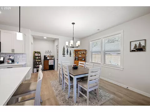 Dining - 5094 Cedar View Dr, Springfield, OR 97478 photo 1 of 3