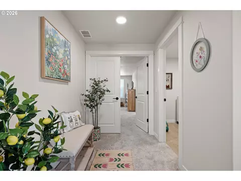 Entry Way - 5094 Cedar View Dr, Springfield, OR 97478 photo 8 of 8