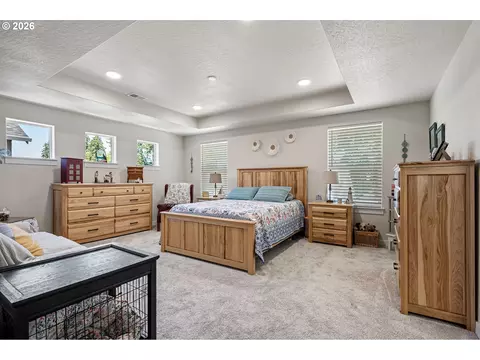 Bedroom - 5094 Cedar View Dr, Springfield, OR 97478 photo 3 of 6