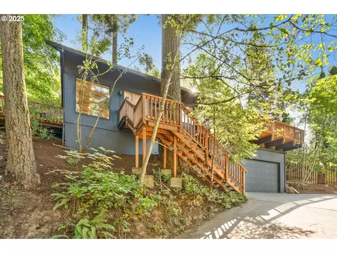 4130 SW Chesapeak Ave, Portland, OR 97239