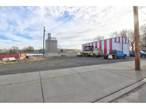 105 Main St, Moro, OR 97039