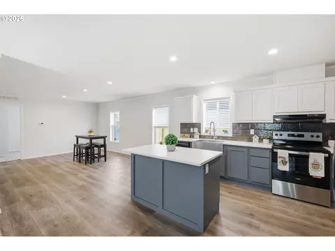 1547 A St, Springfield, OR 97477 photo 11