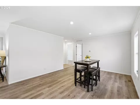 1547 A St, Springfield, OR 97477 photo 12