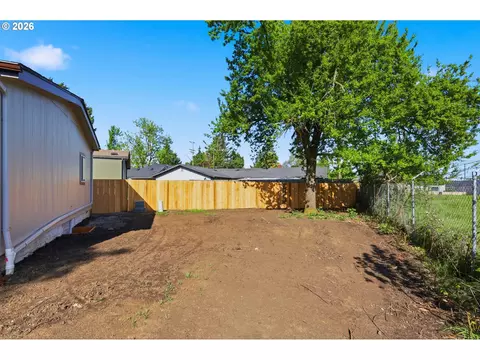 1547 A St, Springfield, OR 97477 photo 27