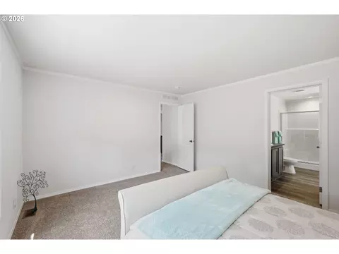 1547 A St, Springfield, OR 97477 photo 17