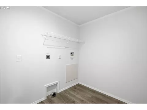 1547 A St, Springfield, OR 97477 photo 24