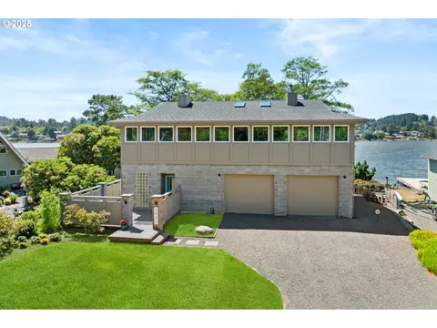 2941 NE Loop Dr, Otis, OR 97368
