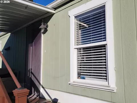 2980 NE Division St, Gresham, OR 97030 photo 4
