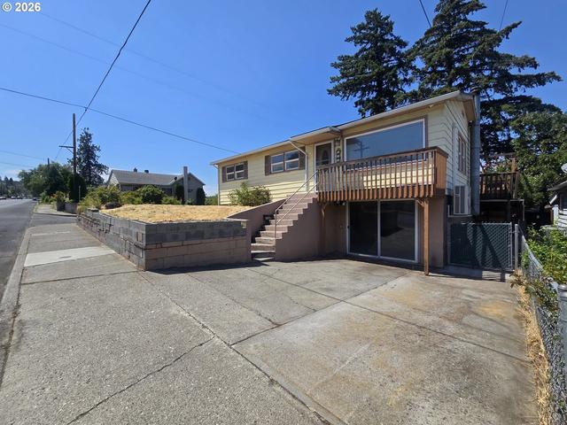 1515 Mount Hood St, The Dalles, OR 97058
