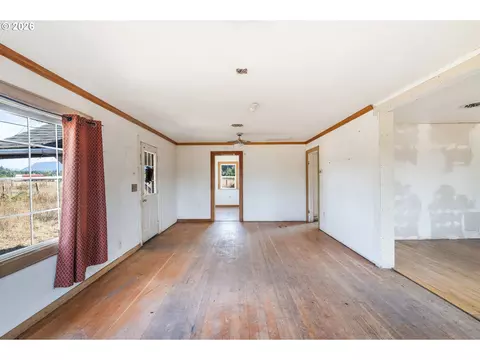 Living - 38542 Dexter Rd, Dexter, OR 97431 photo 1 of 4