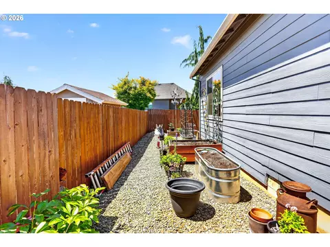 Exterior - 850 SE Pineview Ct, Estacada, OR 97023 photo 13 of 13